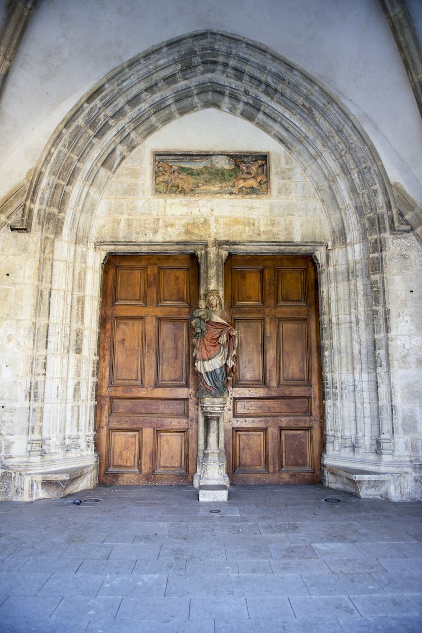 Communes Poligny porte_eglise_poligny